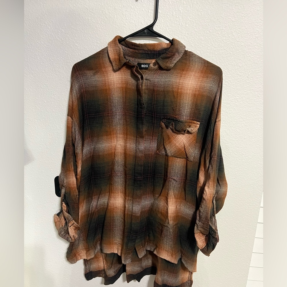 BDG Women’s button down Plaid shirt Size M